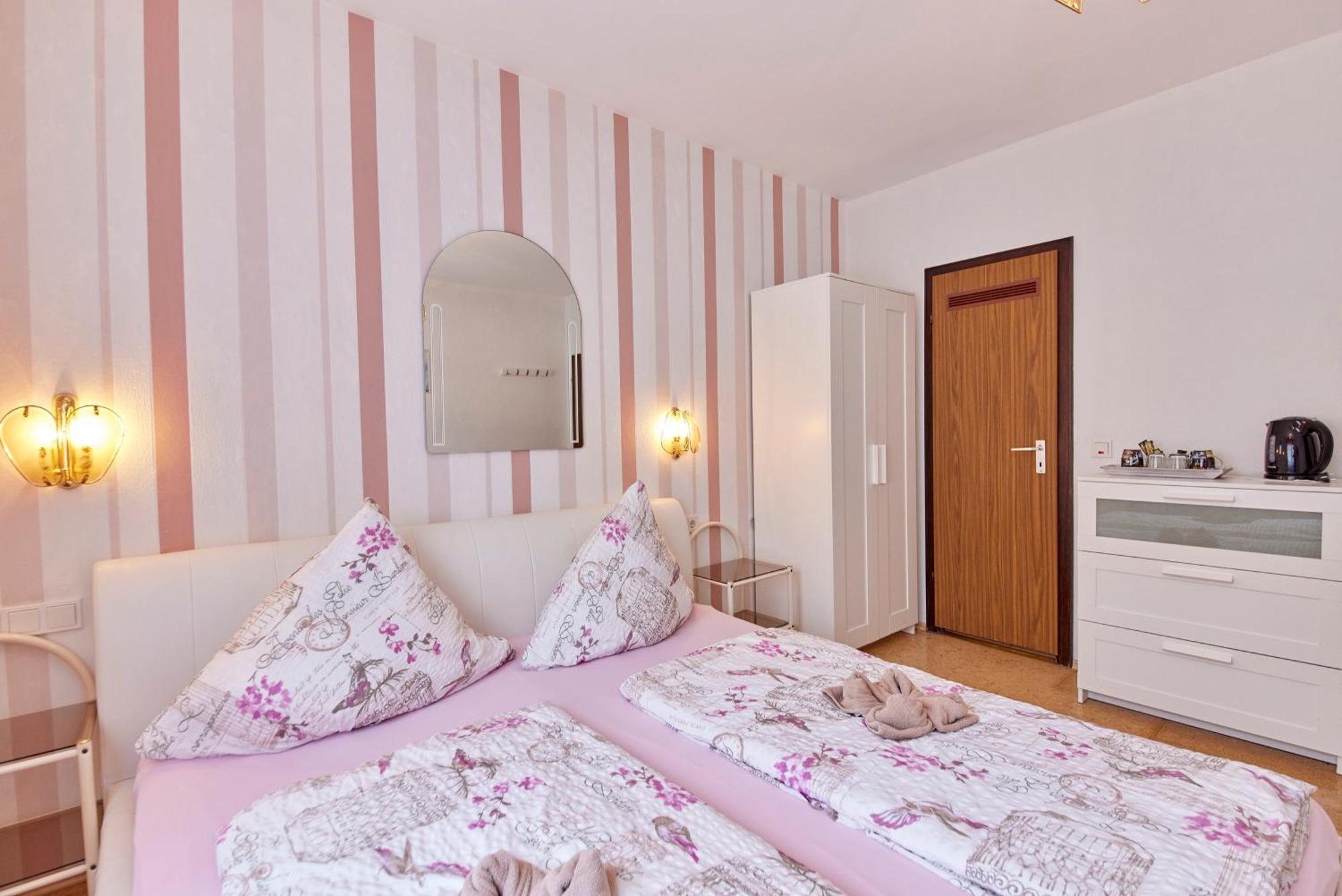 Cafe Rosi Hotell Bernkastel-Kues Eksteriør bilde